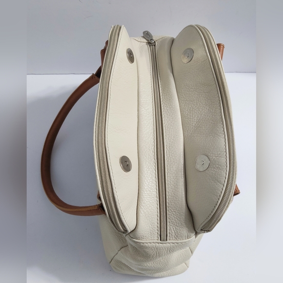 Valentina Cream and Tan Leather Handbag. Pre-owned. Great Condition. - Picture 8 of 15